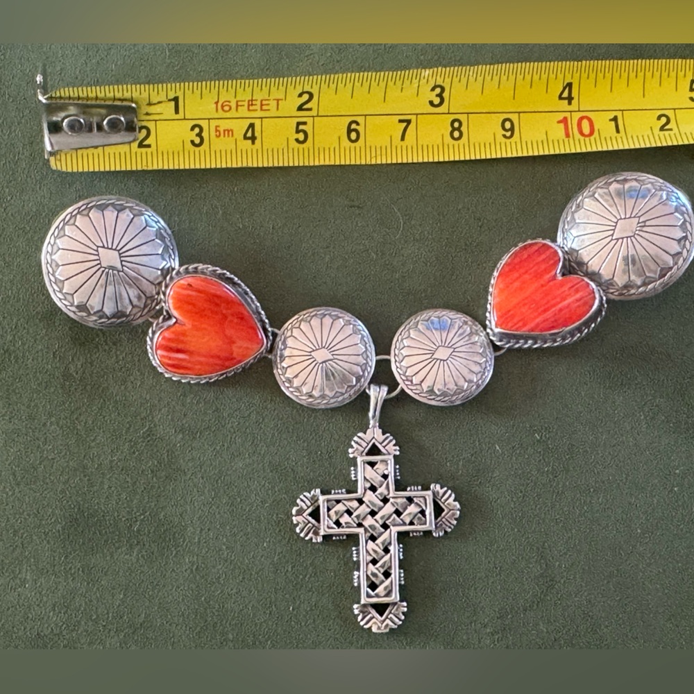 Vintage Native American Sterling Silver and Spiny Oyster Collar Pin. - Picture 7 of 10